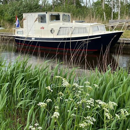Boat Ella - Kamperen Op Het Water -Niet Om Mee Te Varen -Read Host Profile-Lees Hostprofiel Jutrijp Luaran gambar