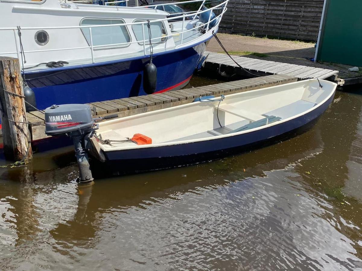Boat Ella - Kamperen Op Het Water -Niet Om Mee Te Varen -Read Host Profile-Lees Hostprofiel Jutrijp Luaran gambar